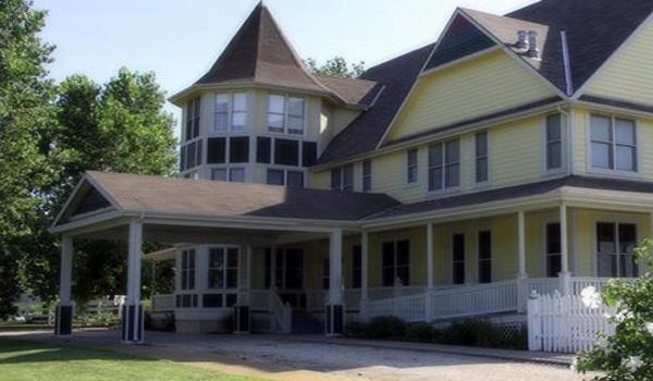 Victorian Veranda Country Inn Lawrence Exteriör bild